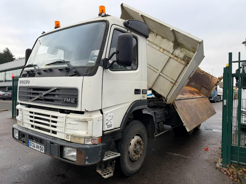 Volvo FM 380 6X4 2 WAY TIPPER + BORDMATIC / 2 SEITEN KIPPER - 13T AXLES - MANUAL 12 (3+3) - BIG AXLES HUB REDUCTION - STEEL SPRING - Savivartis sunkvežimis: foto 4 Volvo FM 380 6X4 2 WAY TIPPER + BORDMATIC / 2 SEITEN KIPPER - 13T AXLES - MANUAL 12 (3+3) - BIG AXLES HUB REDUCTION - STEEL SPRING - Savivartis sunkvežimis: foto 4