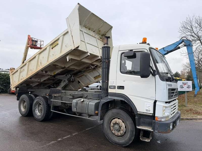 Volvo FM 380 6X4 2 WAY TIPPER + BORDMATIC / 2 SEITEN KIPPER - 13T AXLES - MANUAL 12 (3+3) - BIG AXLES HUB REDUCTION - STEEL SPRING - Savivartis sunkvežimis: foto 1 Volvo FM 380 6X4 2 WAY TIPPER + BORDMATIC / 2 SEITEN KIPPER - 13T AXLES - MANUAL 12 (3+3) - BIG AXLES HUB REDUCTION - STEEL SPRING - Savivartis sunkvežimis: foto 1