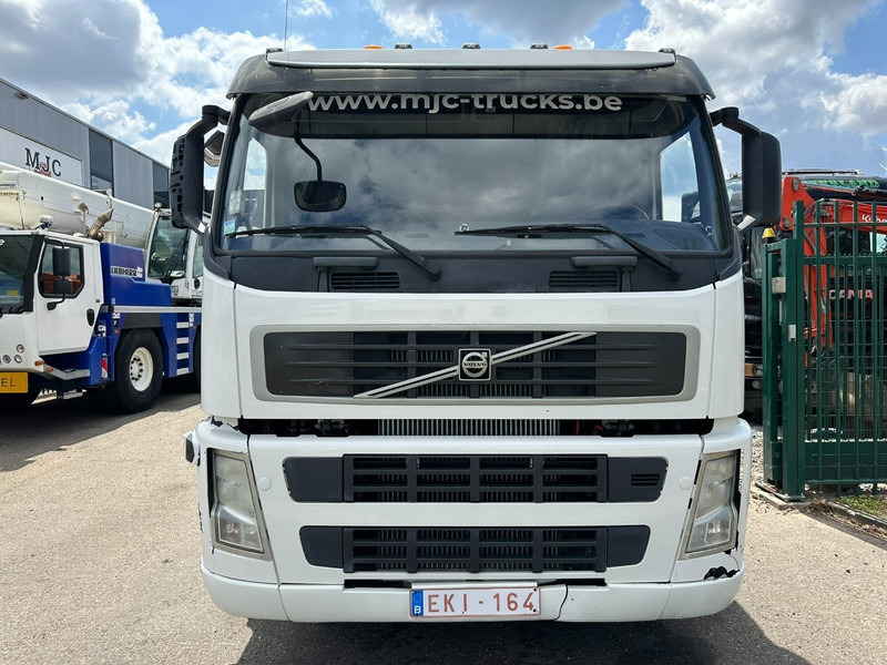 Volvo FM 450 6x2 19.000L - 5 COMP. FUEL TANKER / CITERNE - LIFT + STEERING AXLE - EURO 5 - - Autocisterna: foto 2 Volvo FM 450 6x2 19.000L - 5 COMP. FUEL TANKER / CITERNE - LIFT + STEERING AXLE - EURO 5 - - Autocisterna: foto 2