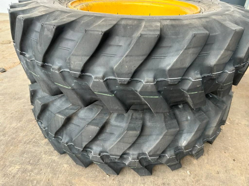 Bridgestone 1000 x 20 Set / 10.00 x 20: 4x2 Tyres - Padangos ir ratlankiai - Statybinė technika: foto 5 Bridgestone 1000 x 20 Set / 10.00 x 20: 4x2 Tyres - Padangos ir ratlankiai - Statybinė technika: foto 5