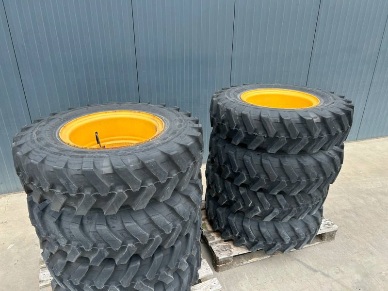 Bridgestone 1000 x 20 Set / 10.00 x 20: 4x2 Tyres - Padangos ir ratlankiai - Statybinė technika: foto 3 Bridgestone 1000 x 20 Set / 10.00 x 20: 4x2 Tyres - Padangos ir ratlankiai - Statybinė technika: foto 3