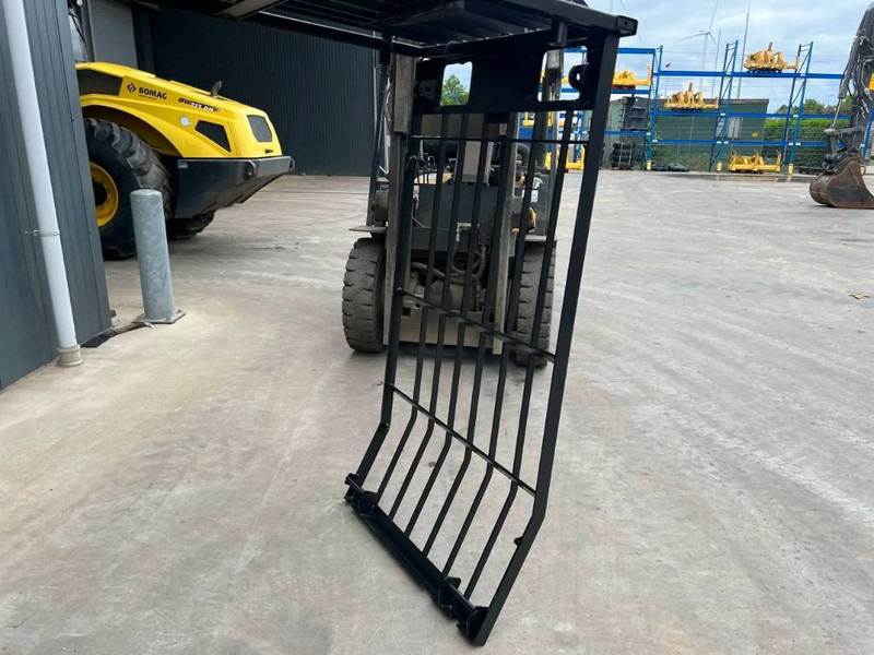 Cat 318C Guard - Kabina ir interjeras - Statybinė technika: foto 3 Cat 318C Guard - Kabina ir interjeras - Statybinė technika: foto 3