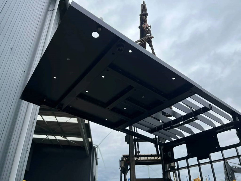 Cat 323D Guard - Kabina ir interjeras - Statybinė technika: foto 4 Cat 323D Guard - Kabina ir interjeras - Statybinė technika: foto 4