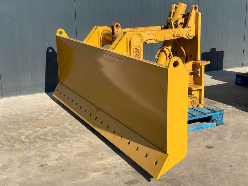 Cat Front Blade + Lift 12H / 120M / 120H / 140G / 140H - Verstuvas - Statybinė technika: foto 2 Cat Front Blade + Lift 12H / 120M / 120H / 140G / 140H - Verstuvas - Statybinė technika: foto 2