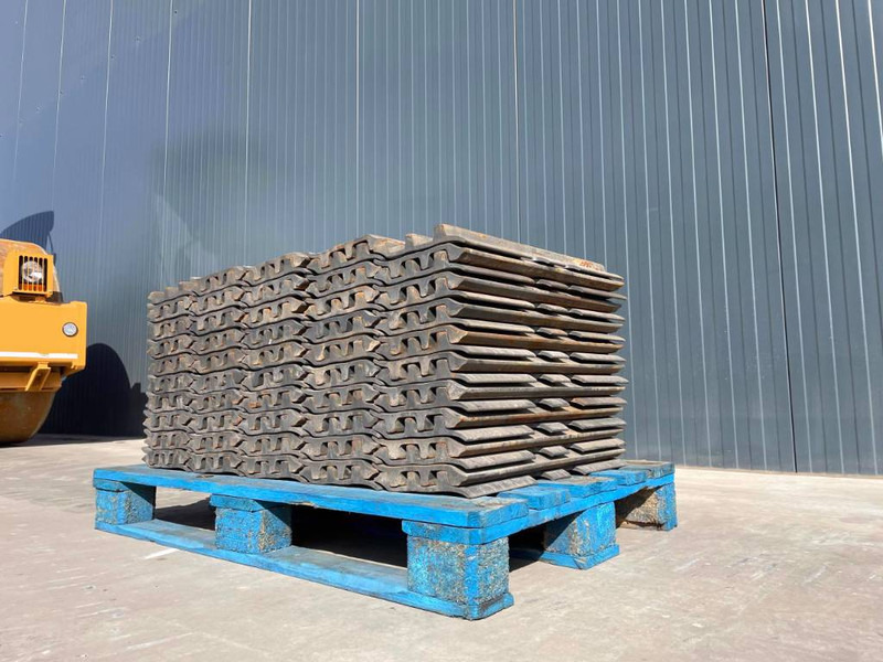 Hyundai R210 / R215 / R220 / R235 / R250 / R260 - Rėmas/ Važiuoklė - Statybinė technika: foto 2 Hyundai R210 / R215 / R220 / R235 / R250 / R260 - Rėmas/ Važiuoklė - Statybinė technika: foto 2