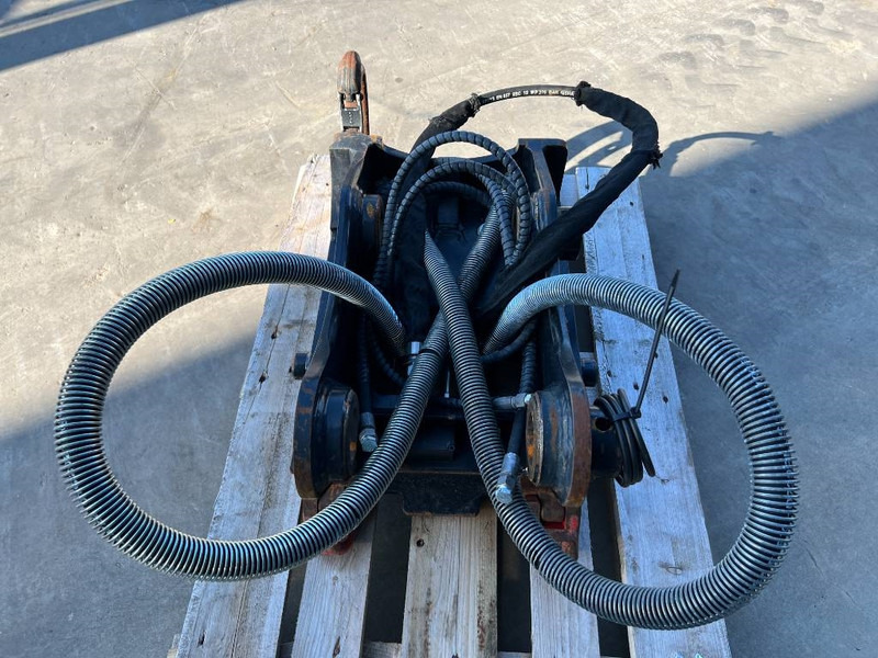 OilQuick OQ65 - 311F / 313F / 315F - Greita jungtis - Statybinė technika: foto 5 OilQuick OQ65 - 311F / 313F / 315F - Greita jungtis - Statybinė technika: foto 5