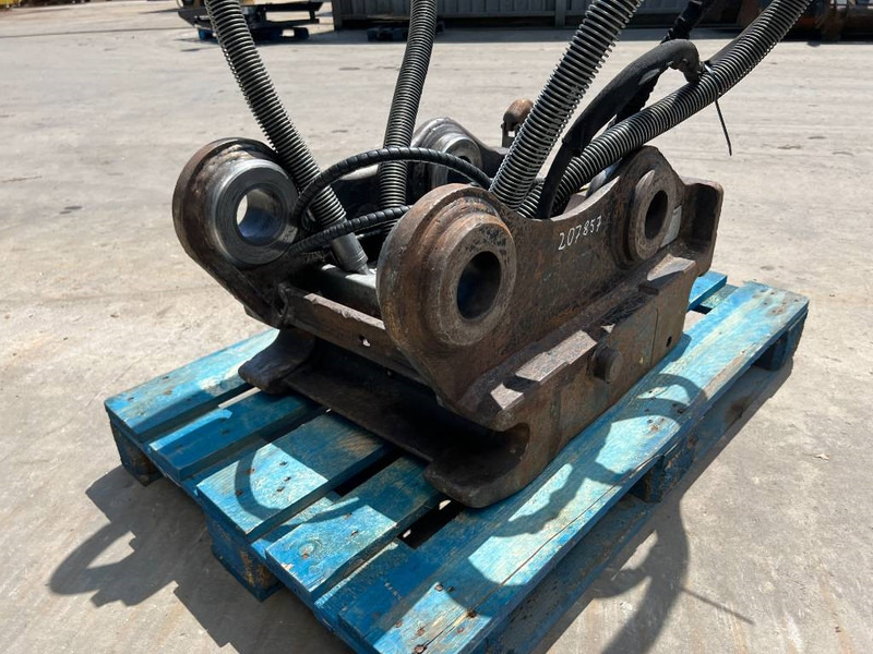 OilQuick OQ70/55 - 323E - Greita jungtis - Statybinė technika: foto 5 OilQuick OQ70/55 - 323E - Greita jungtis - Statybinė technika: foto 5