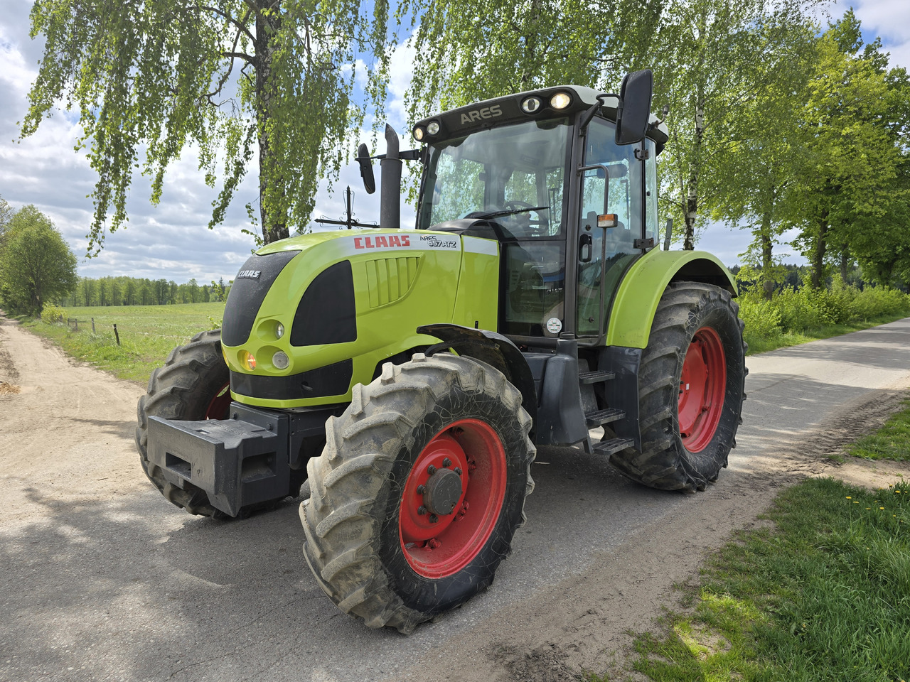 CLAAS Ares 657 ATZ - Traktorius: foto 1 CLAAS Ares 657 ATZ - Traktorius: foto 1