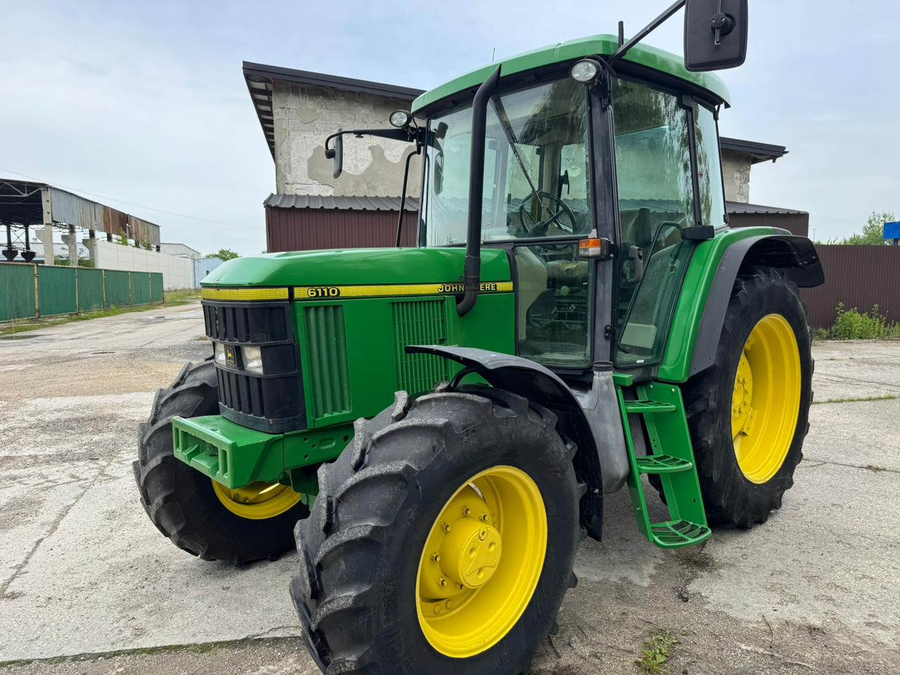 JOHN DEERE 6110 - Traktorius: foto 1 JOHN DEERE 6110 - Traktorius: foto 1