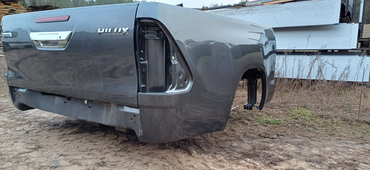 TOYOTA HILUX Extracab (2023 r.) NOWA paka skrzynia - Kita technika: foto 3 TOYOTA HILUX Extracab (2023 r.) NOWA paka skrzynia - Kita technika: foto 3