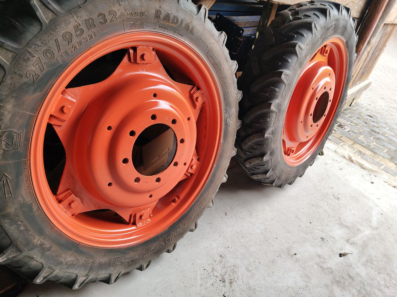 Kleber, Taurus 11.2 R32 (270/95 R32), 9.5 R48 - Ratas - Žemės ūkio technika: foto 3 Kleber, Taurus 11.2 R32 (270/95 R32), 9.5 R48 - Ratas - Žemės ūkio technika: foto 3