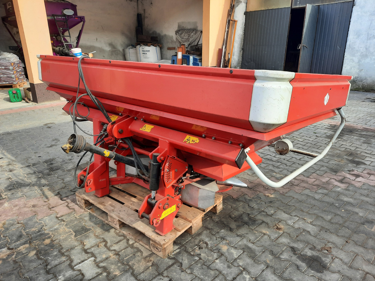 LELY CENTERLINER SX 2000 L - Trąšų barstytuvas: foto 2 LELY CENTERLINER SX 2000 L - Trąšų barstytuvas: foto 2