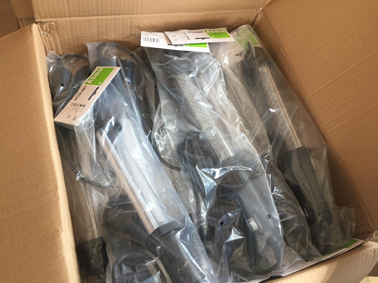 Lampa warsztatowa na 5 metrowym przewodzie zasilającym - Garažo įranga: foto 5 Lampa warsztatowa na 5 metrowym przewodzie zasilającym - Garažo įranga: foto 5