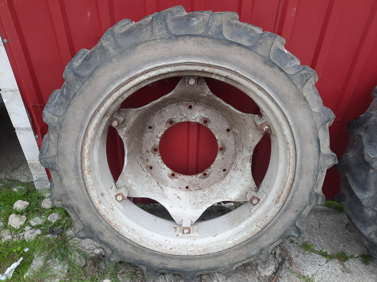 MICHELIN BIB X 9.5 R32 - Ratas - Žemės ūkio technika: foto 3 MICHELIN BIB X 9.5 R32 - Ratas - Žemės ūkio technika: foto 3