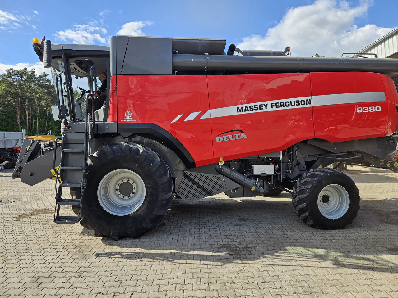 Massey Ferguson Delta 9380 - Derliaus nuėmimo kombainas: foto 1 Massey Ferguson Delta 9380 - Derliaus nuėmimo kombainas: foto 1