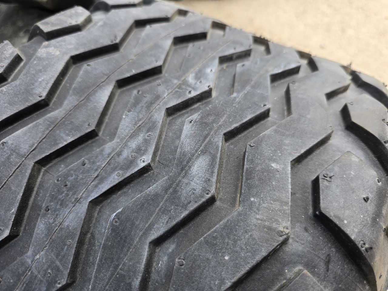 TRELLEBORG 340/55-16 - Padanga - Statybinė technika: foto 3 TRELLEBORG 340/55-16 - Padanga - Statybinė technika: foto 3