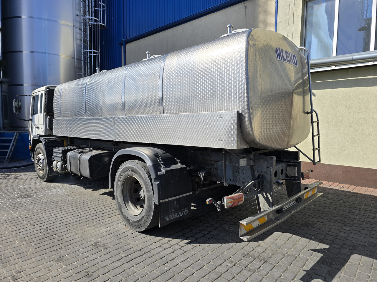 VOLVO FL 220 - Autocisterna: foto 4 VOLVO FL 220 - Autocisterna: foto 4