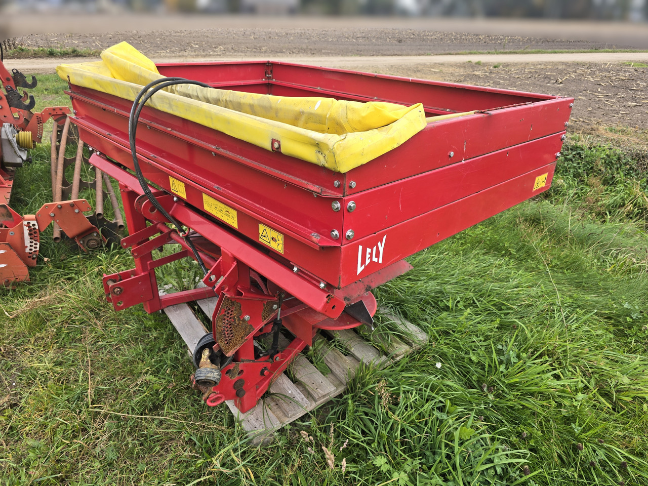 Lely SE 1500 Fertiliner - Trąšų barstytuvas: foto 1 Lely SE 1500 Fertiliner - Trąšų barstytuvas: foto 1
