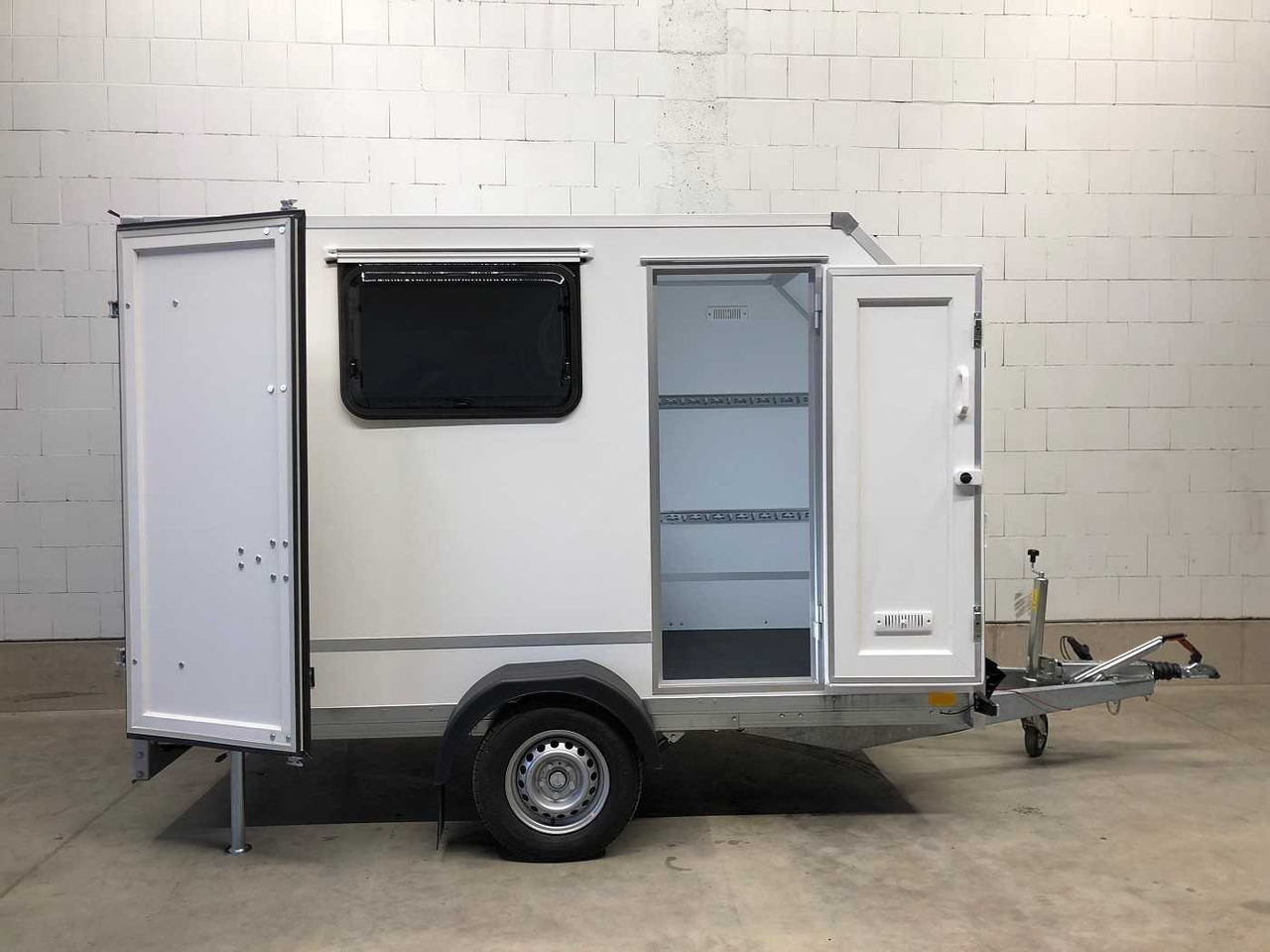 BLYSS F1330HD Seitentür,Fenster,Aero Kofferanhänger - Furgonas priekaba: foto 1 BLYSS F1330HD Seitentür,Fenster,Aero Kofferanhänger - Furgonas priekaba: foto 1