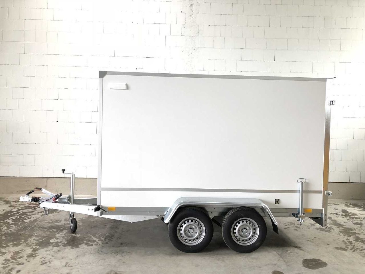BLYSS F2030HTD Seitentür Kofferanhänger - Furgonas priekaba: foto 2 BLYSS F2030HTD Seitentür Kofferanhänger - Furgonas priekaba: foto 2