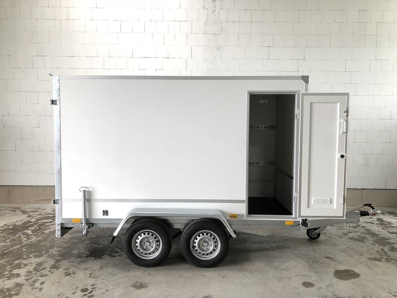 BLYSS F2030HTD Seitentür Kofferanhänger - Furgonas priekaba: foto 1 BLYSS F2030HTD Seitentür Kofferanhänger - Furgonas priekaba: foto 1