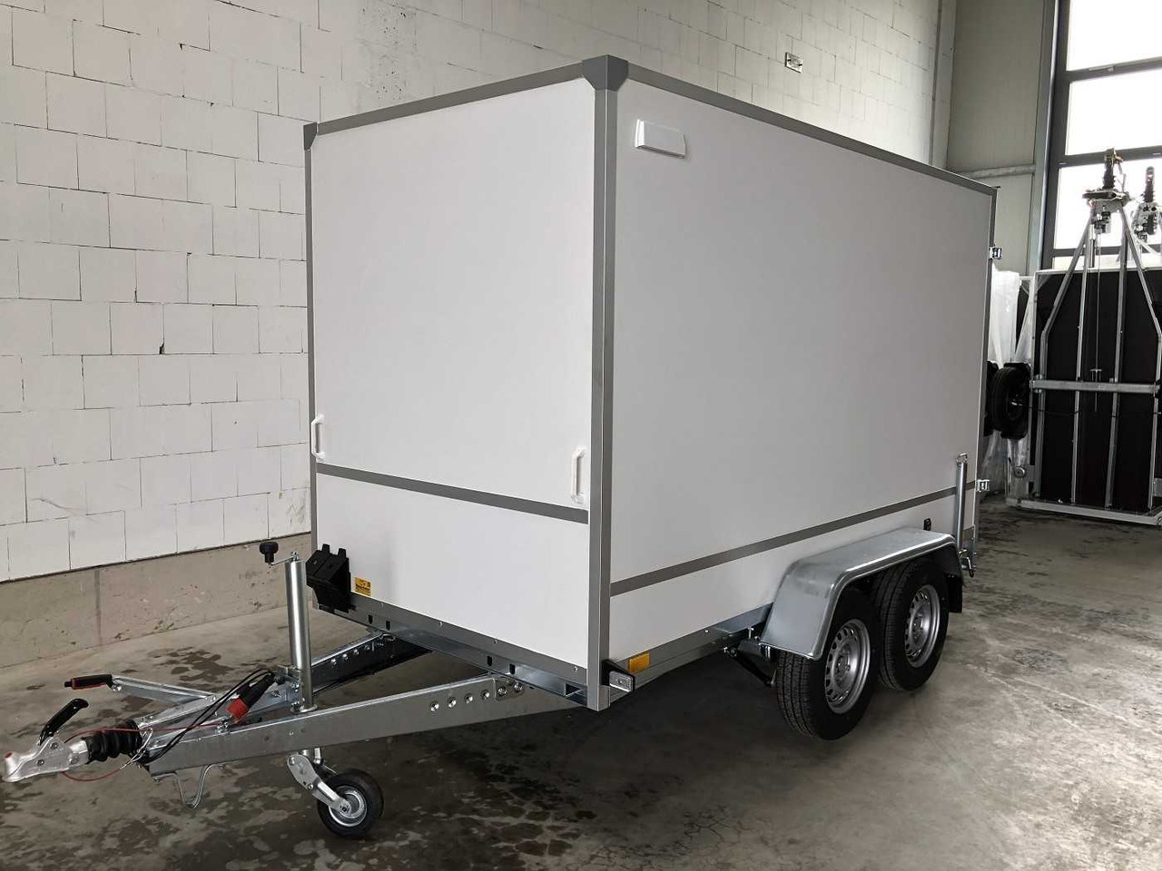BLYSS F2730HTD Seitentür Kofferanhänger - Furgonas priekaba: foto 4 BLYSS F2730HTD Seitentür Kofferanhänger - Furgonas priekaba: foto 4