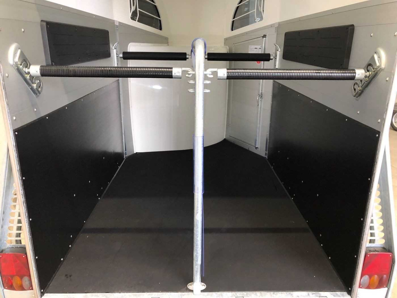 BOECKMANN Champion R Pferdeanhänger - Priekaba žirgams vežti: foto 2 BOECKMANN Champion R Pferdeanhänger - Priekaba žirgams vežti: foto 2