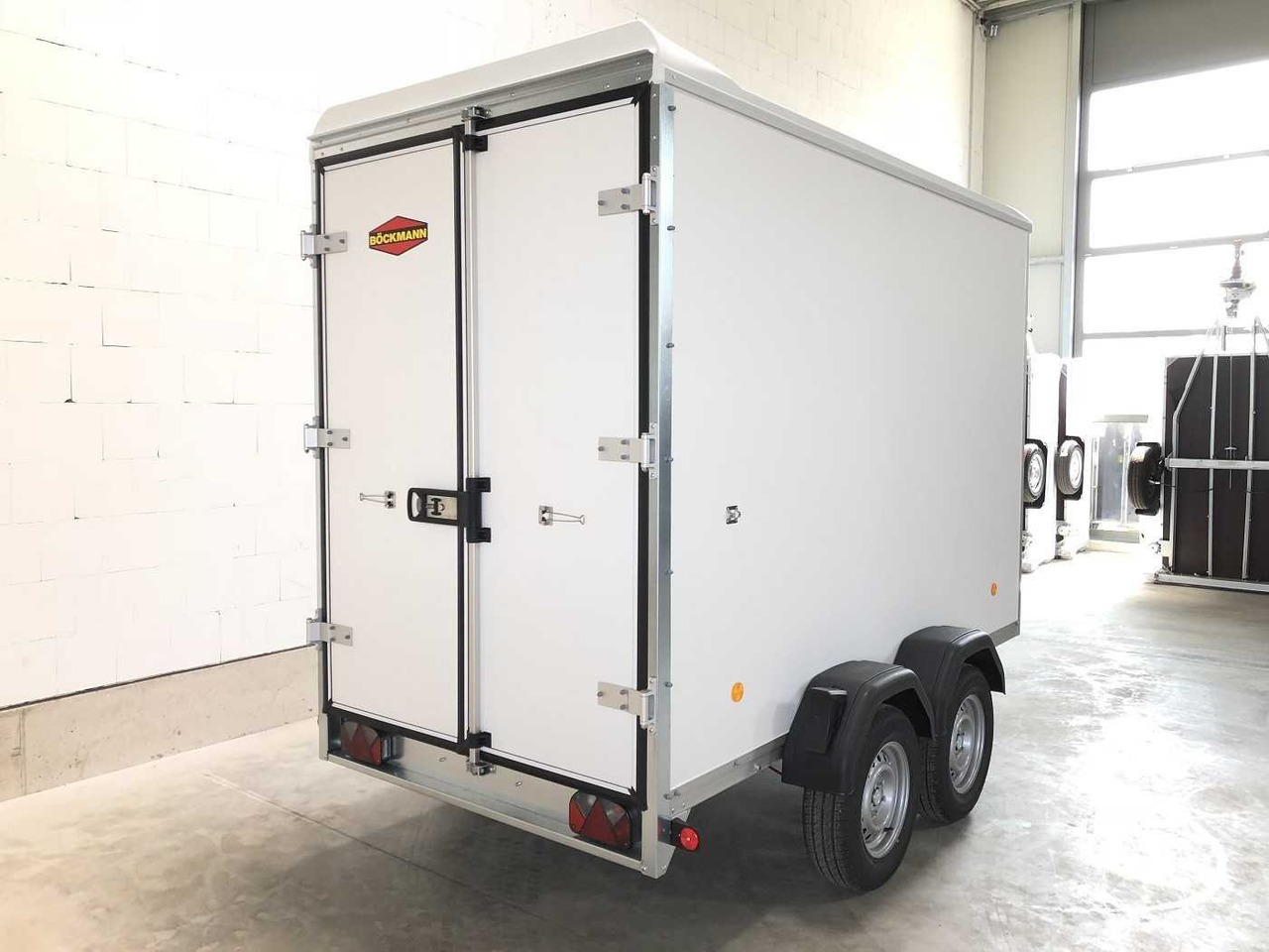 BOECKMANN KT 3015/27 H Kofferanhänger - Furgonas priekaba: foto 3 BOECKMANN KT 3015/27 H Kofferanhänger - Furgonas priekaba: foto 3