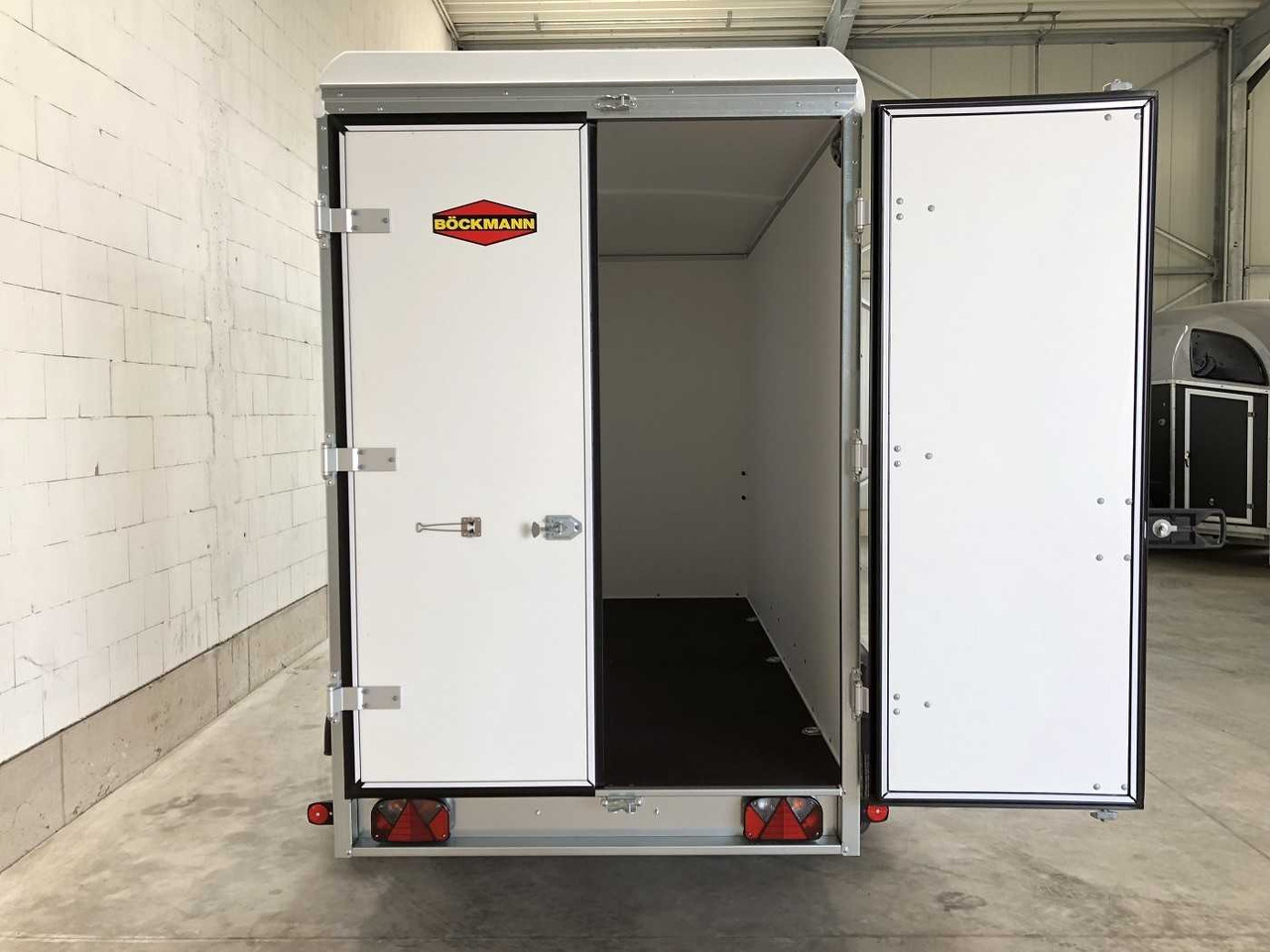 BOECKMANN KT 3015/27 H Kofferanhänger - Furgonas priekaba: foto 4 BOECKMANN KT 3015/27 H Kofferanhänger - Furgonas priekaba: foto 4