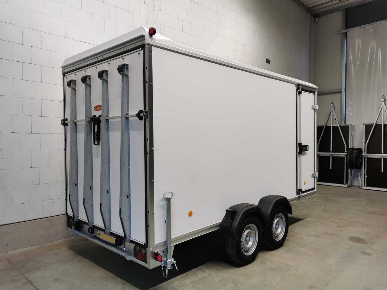 BOECKMANN KT 4018/27 H Rampe+Tür+Stützen Kofferanhänger - Furgonas priekaba: foto 3 BOECKMANN KT 4018/27 H Rampe+Tür+Stützen Kofferanhänger - Furgonas priekaba: foto 3