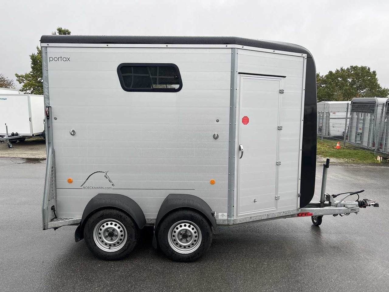 BOECKMANN Portax E TKL Pferdeanhänger - Priekaba žirgams vežti: foto 2 BOECKMANN Portax E TKL Pferdeanhänger - Priekaba žirgams vežti: foto 2