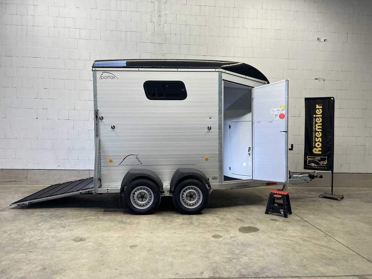 BOECKMANN Portax SKA Pferdeanhänger - Priekaba žirgams vežti: foto 1 BOECKMANN Portax SKA Pferdeanhänger - Priekaba žirgams vežti: foto 1