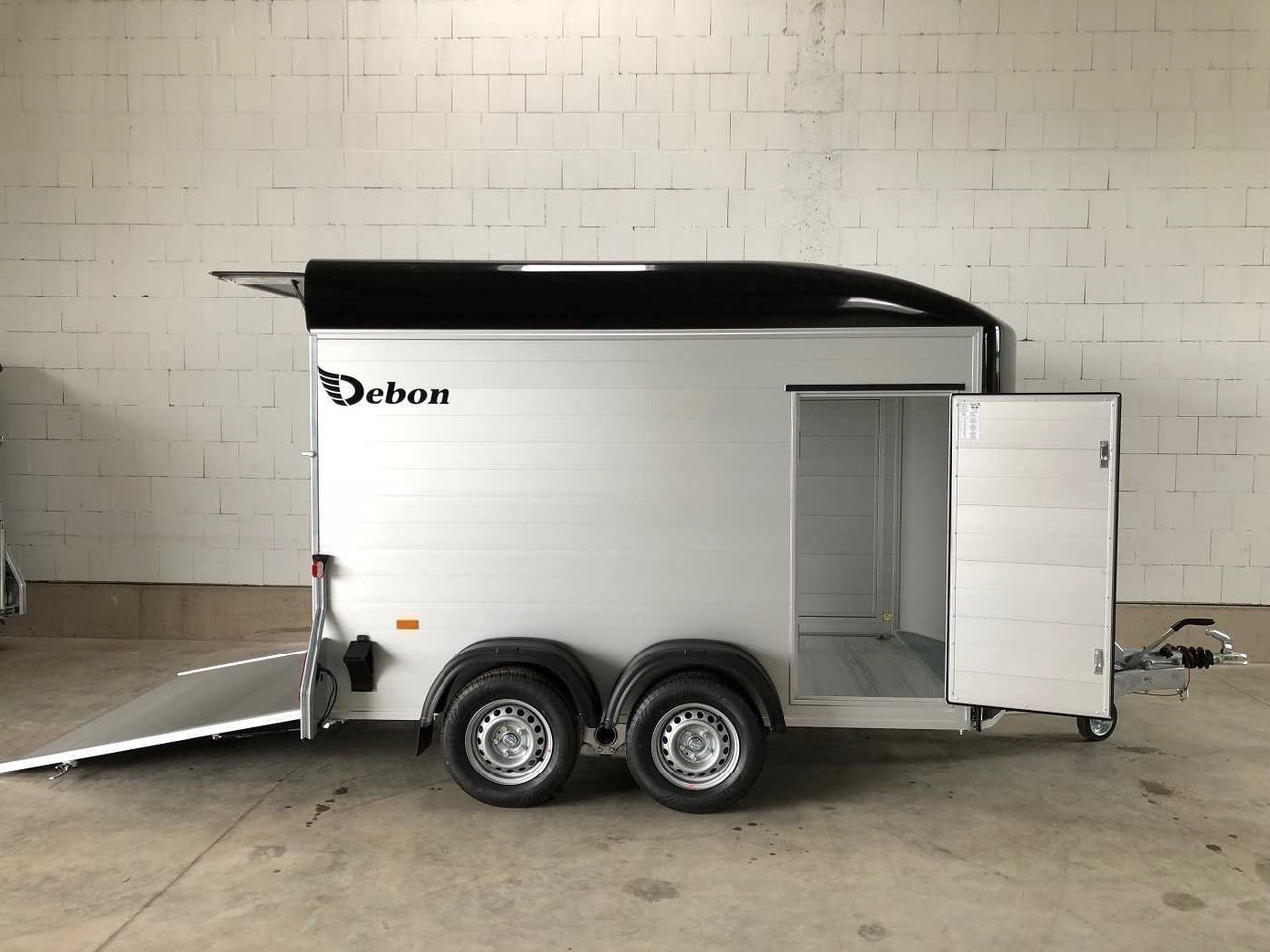 CHEVAL LIBERTE C500 Roadster 2 Türen Kofferanhänger - Motociklo priekaba: foto 1 CHEVAL LIBERTE C500 Roadster 2 Türen Kofferanhänger - Motociklo priekaba: foto 1