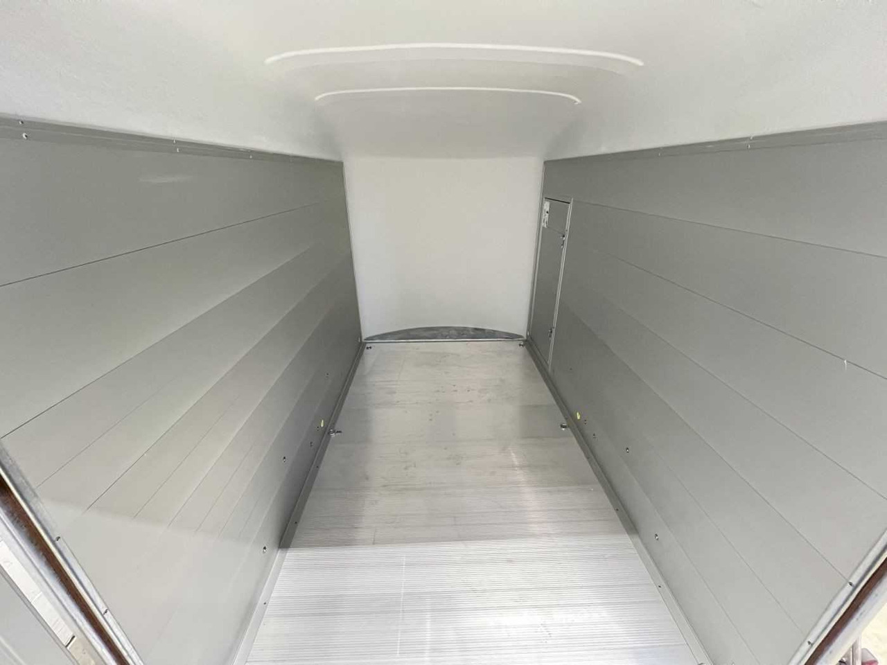 CHEVAL LIBERTE C500 Roadster Alu-Felgen Kofferanhänger - Motociklo priekaba: foto 5 CHEVAL LIBERTE C500 Roadster Alu-Felgen Kofferanhänger - Motociklo priekaba: foto 5