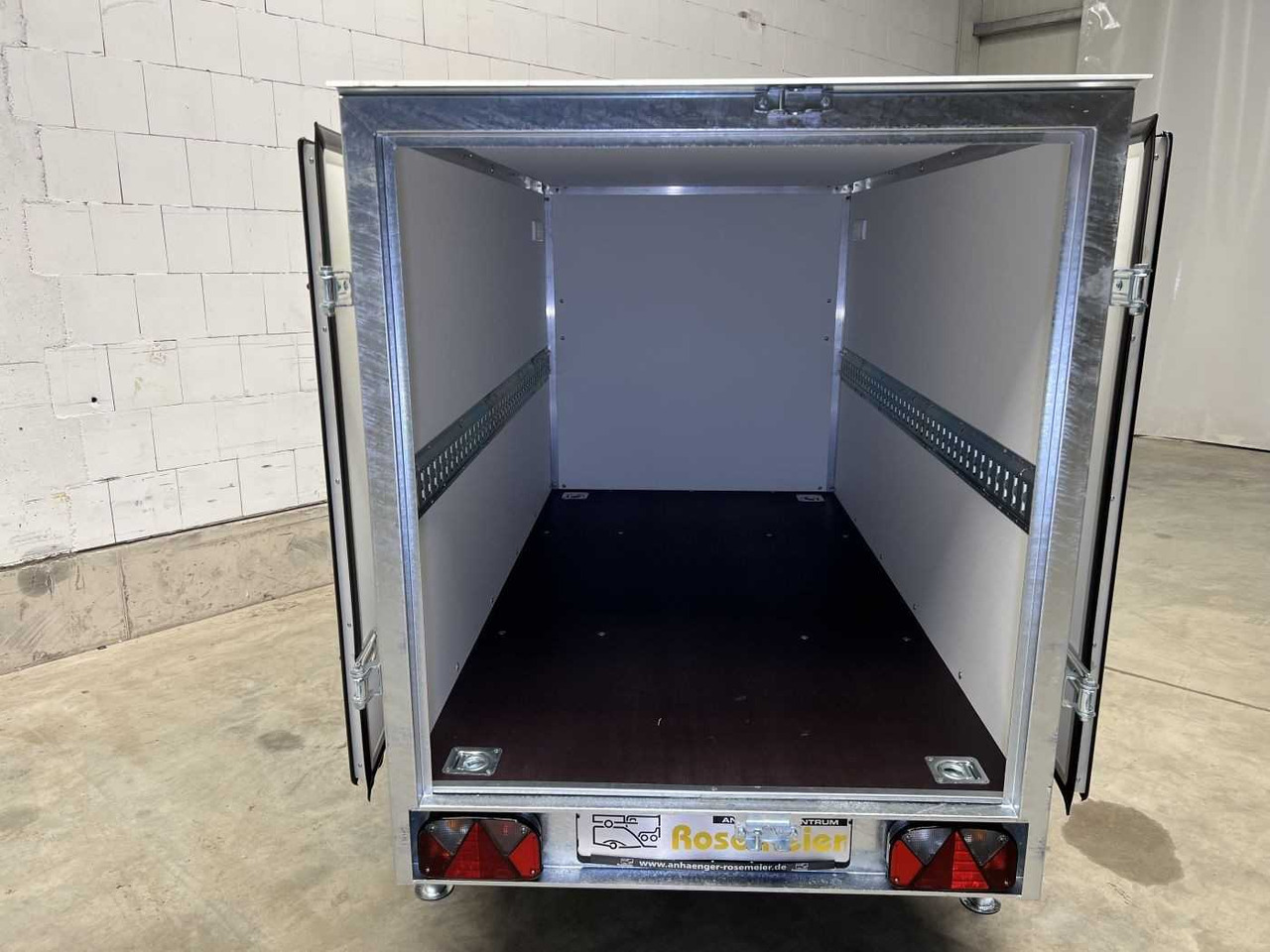 CHEVAL LIBERTE DEBON C220 Roadster Kofferanhänger - Furgonas priekaba: foto 5 CHEVAL LIBERTE DEBON C220 Roadster Kofferanhänger - Furgonas priekaba: foto 5