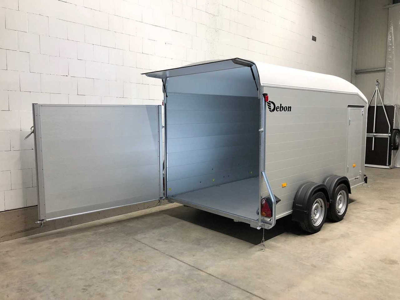 CHEVAL LIBERTE DEBON C700 Roadster Kofferanhänger - Furgonas priekaba: foto 3 CHEVAL LIBERTE DEBON C700 Roadster Kofferanhänger - Furgonas priekaba: foto 3