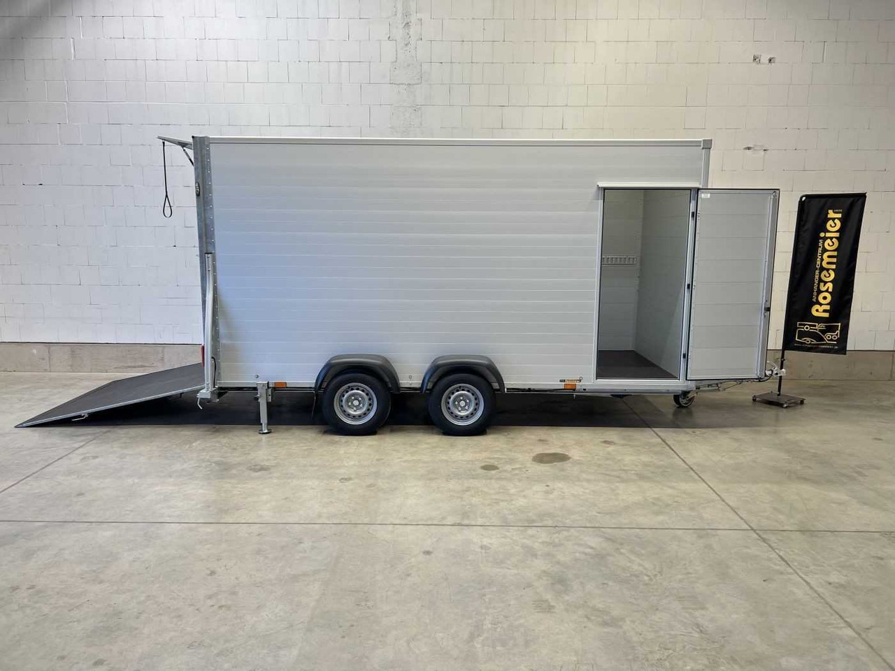 G170 Tür Kofferanhänger Sirius - Furgonas priekaba: foto 1 G170 Tür Kofferanhänger Sirius - Furgonas priekaba: foto 1