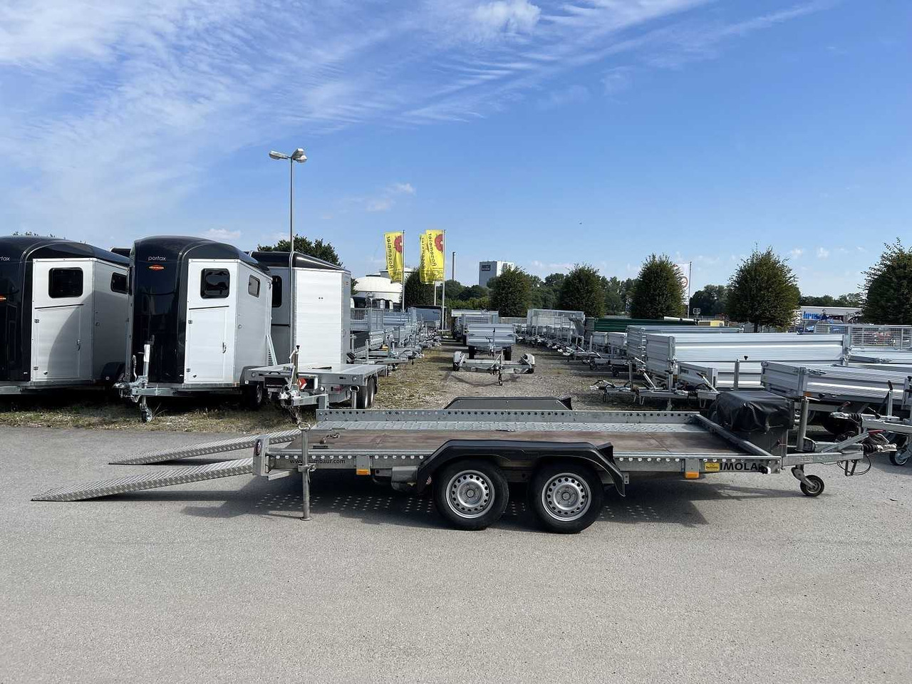 HUMBAUR A1R Autotransporter - Autovežis priekaba: foto 1 HUMBAUR A1R Autotransporter - Autovežis priekaba: foto 1
