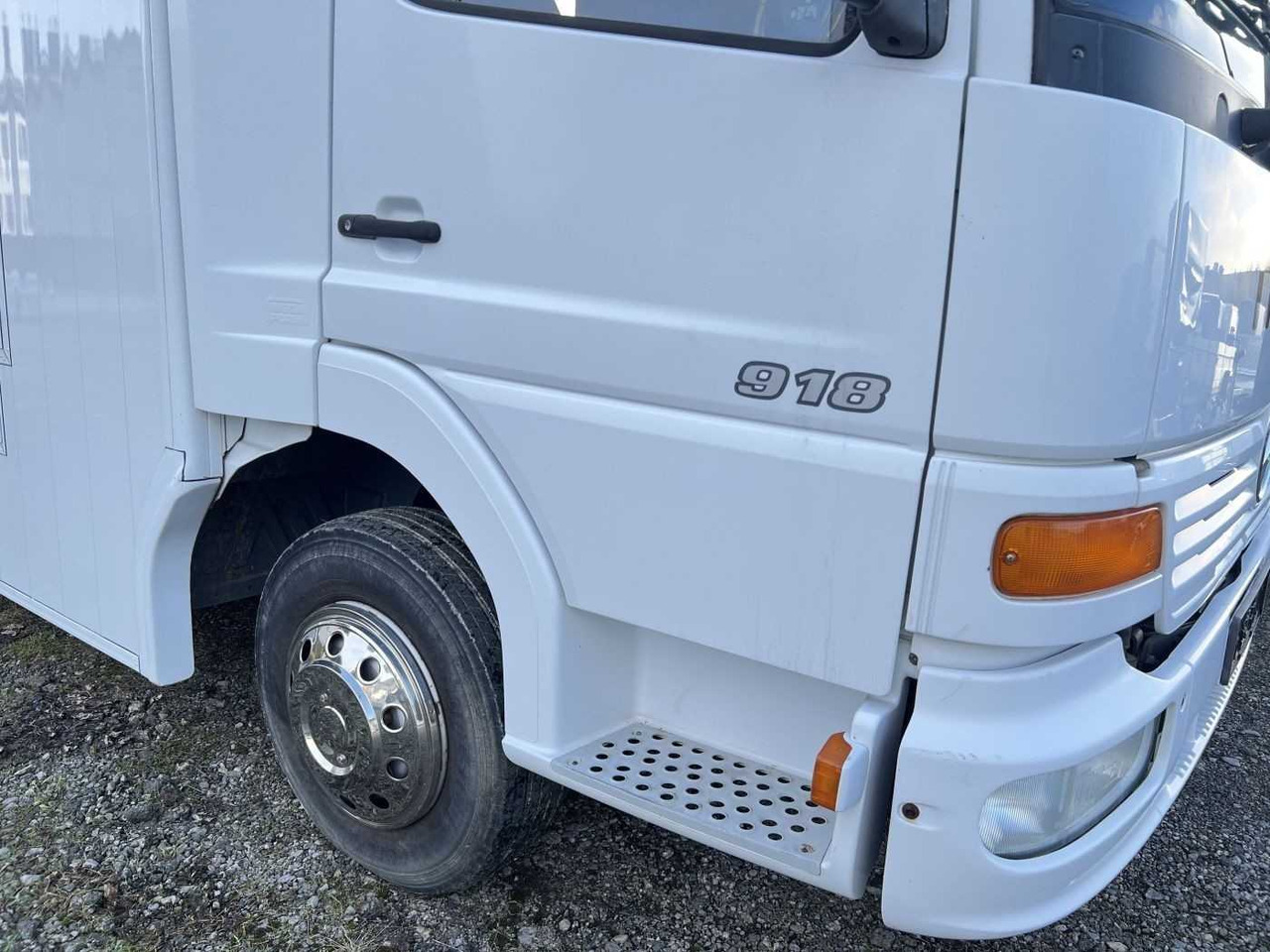 MERCEDES-BENZ Atego 918 LKW - Sunkvežimis žirgams vežti: foto 5 MERCEDES-BENZ Atego 918 LKW - Sunkvežimis žirgams vežti: foto 5
