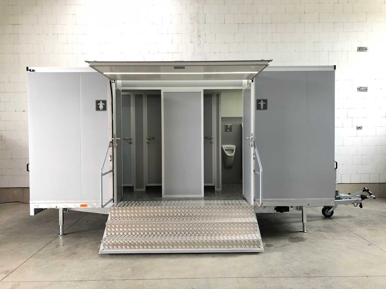 ROSEMEIER VE 3 Damen, 1 Herren, 4 Urinale Toilettenanhänger - Priekaba: foto 1 ROSEMEIER VE 3 Damen, 1 Herren, 4 Urinale Toilettenanhänger - Priekaba: foto 1