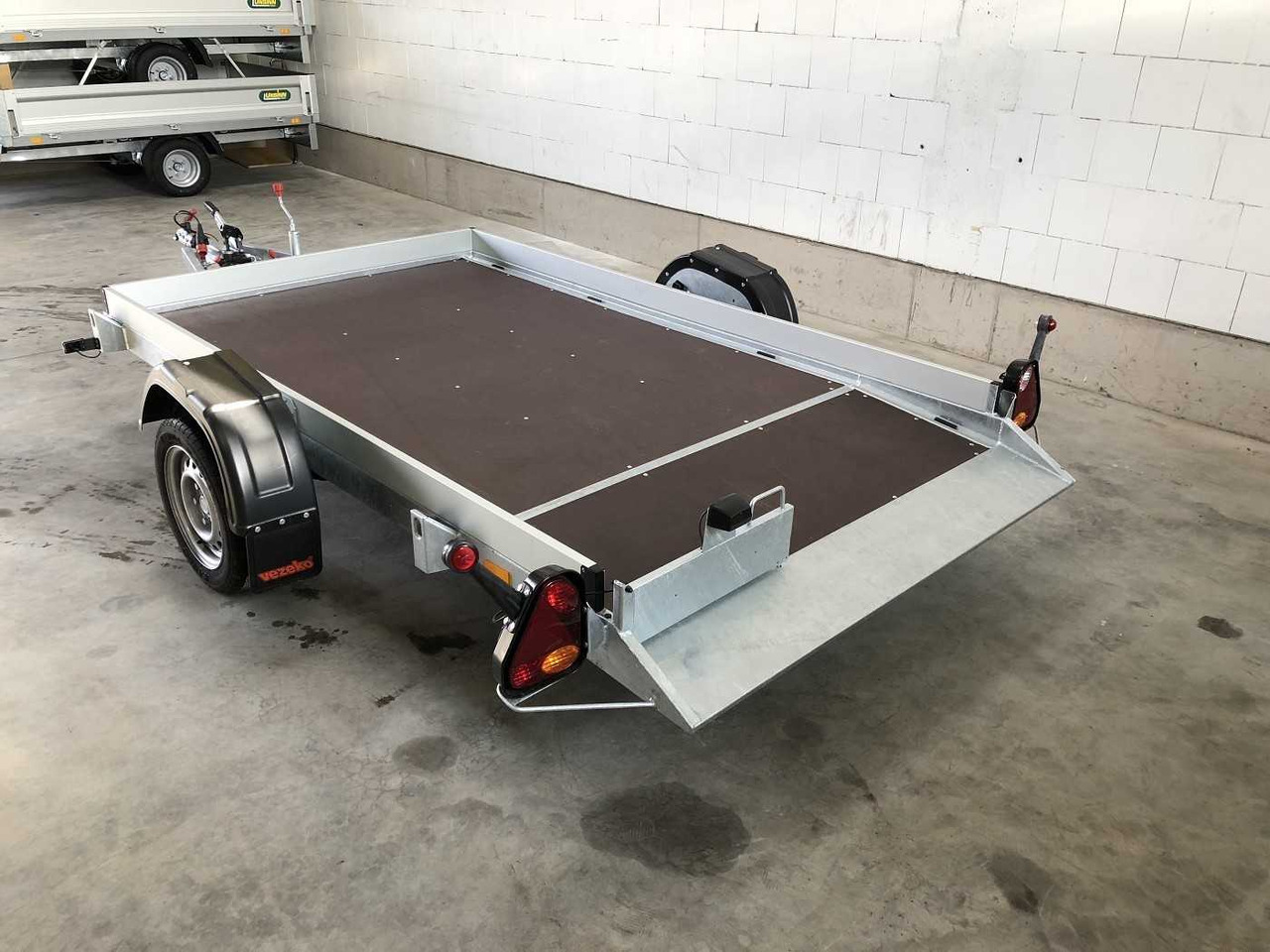 VEZEKO Husky FB 13.28 Absenker - Motociklo priekaba: foto 3 VEZEKO Husky FB 13.28 Absenker - Motociklo priekaba: foto 3