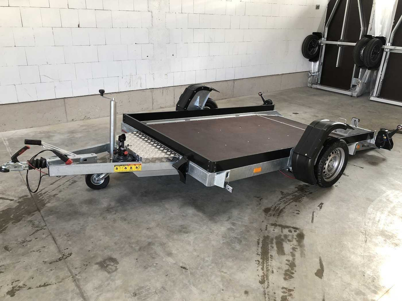 VEZEKO Husky FB 18.28 Absenker - Motociklo priekaba: foto 1 VEZEKO Husky FB 18.28 Absenker - Motociklo priekaba: foto 1