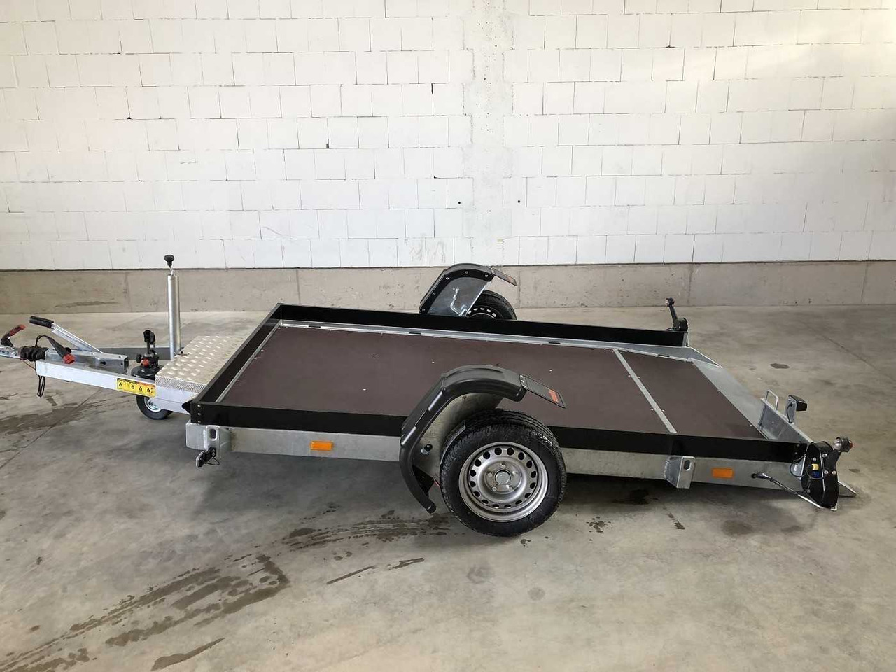 VEZEKO Husky FB 18.28 Absenker - Motociklo priekaba: foto 2 VEZEKO Husky FB 18.28 Absenker - Motociklo priekaba: foto 2