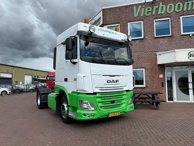 DAF XF 440 XF440 4X2 SPACECAB HOLLAND TRUCK - Vilkikas: foto 1 DAF XF 440 XF440 4X2 SPACECAB HOLLAND TRUCK - Vilkikas: foto 1