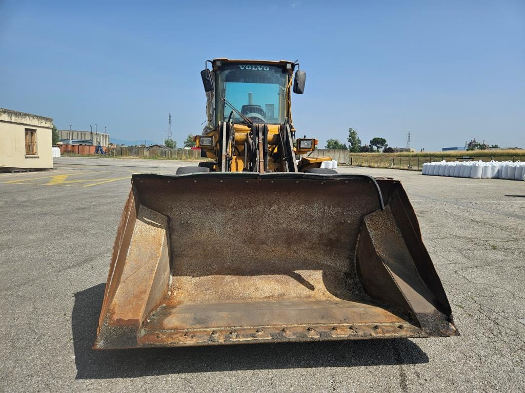 VOLVO L 70 D - Ratinis krautuvas: foto 4 VOLVO L 70 D - Ratinis krautuvas: foto 4