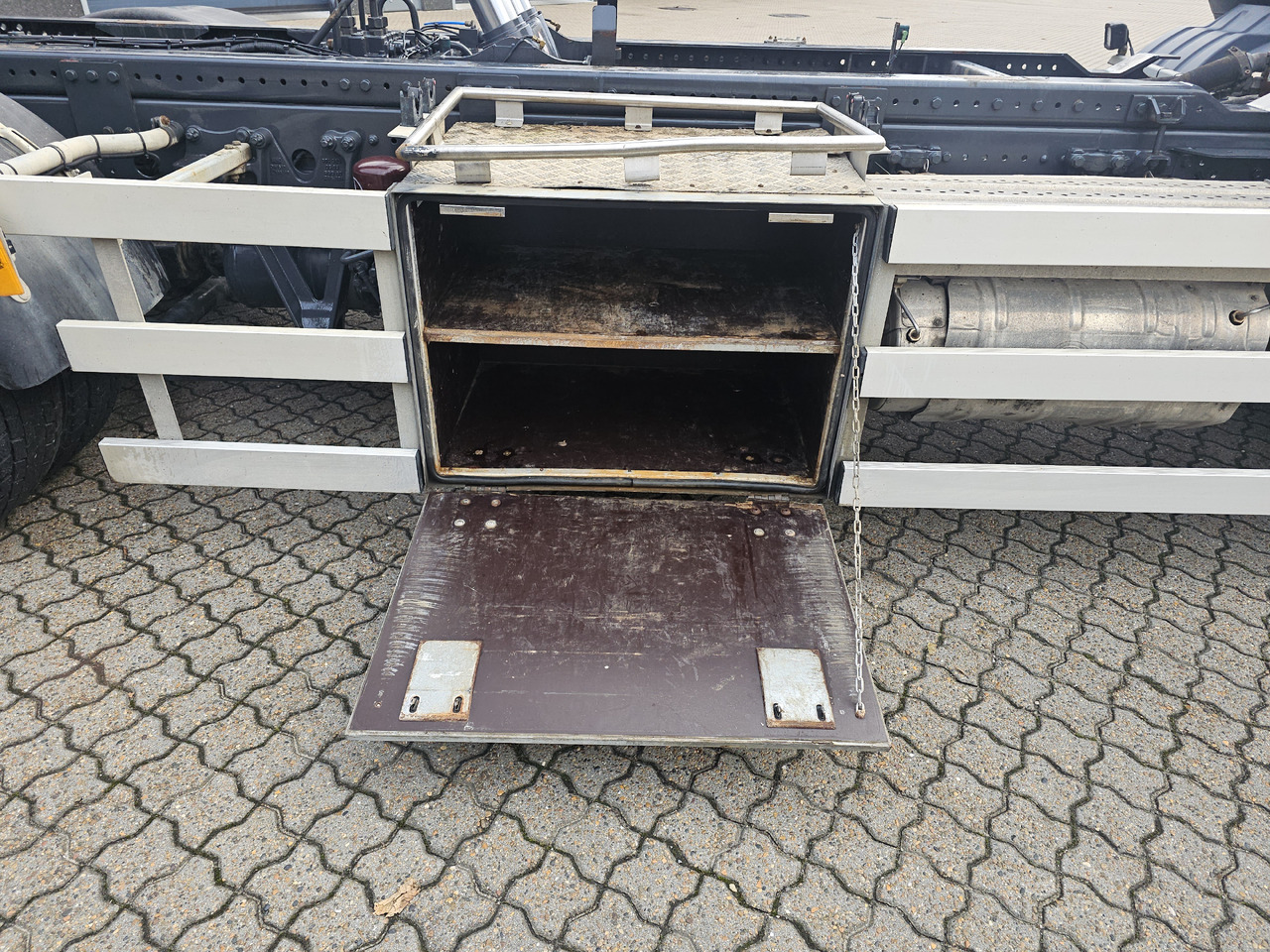 Konteineris-vežimus/ Sukeisti kūną sunkvežimis Mercedes Atego 1224: foto 13