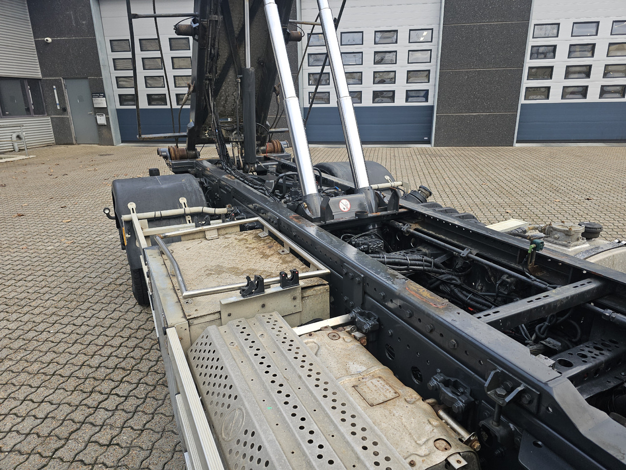 Konteineris-vežimus/ Sukeisti kūną sunkvežimis Mercedes Atego 1224: foto 9