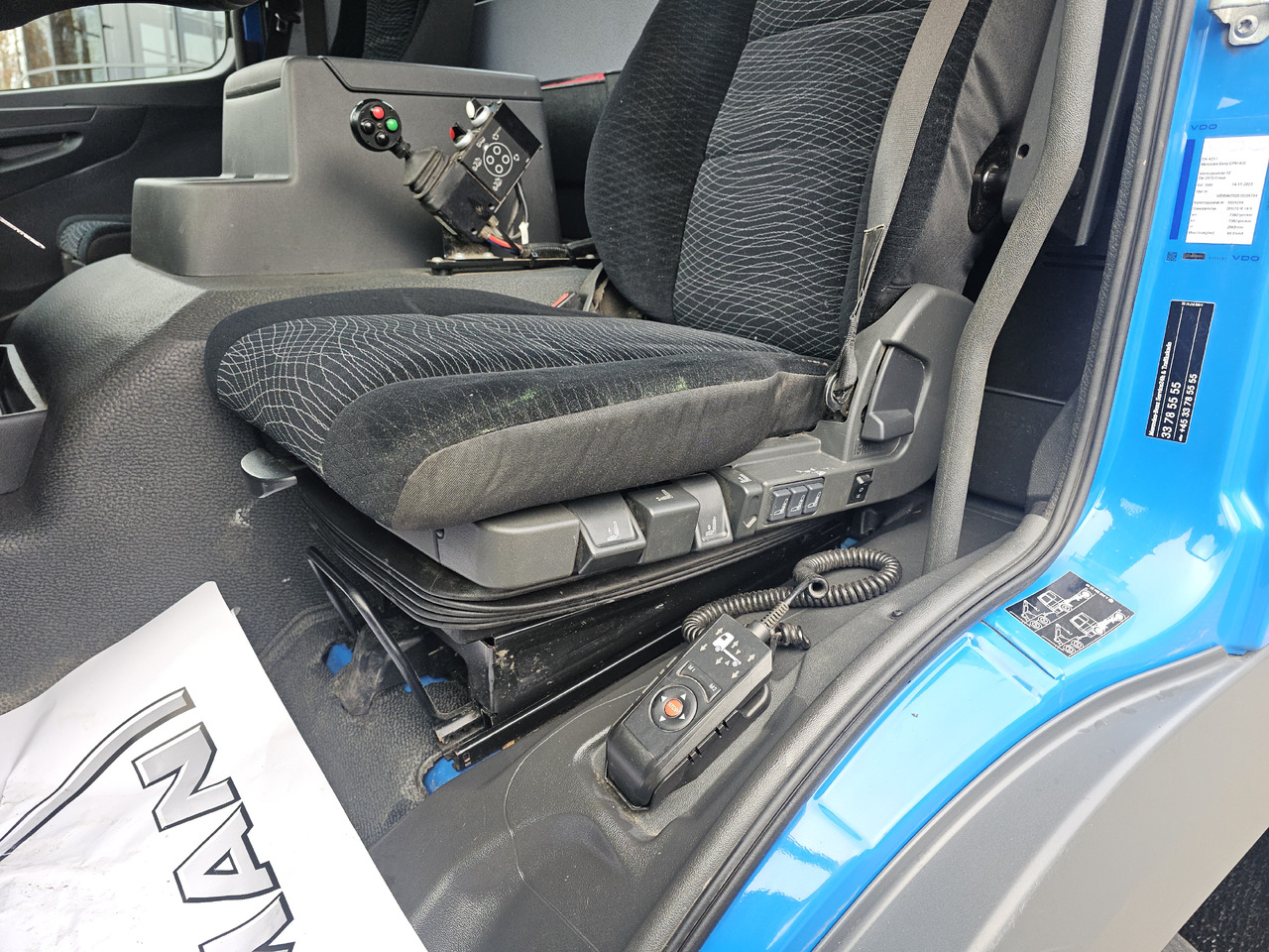 Konteineris-vežimus/ Sukeisti kūną sunkvežimis Mercedes Atego 1224: foto 14