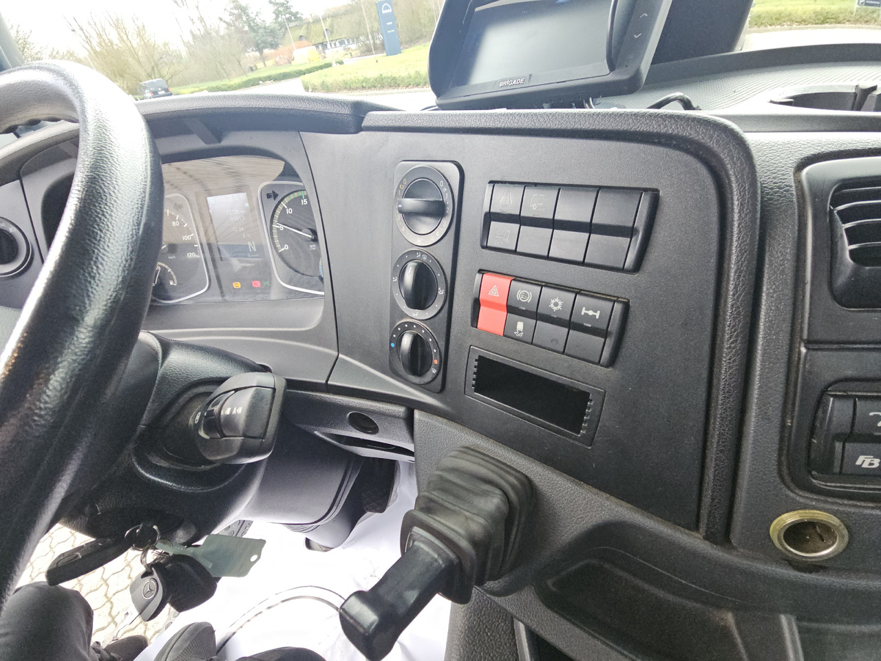 Konteineris-vežimus/ Sukeisti kūną sunkvežimis Mercedes Atego 1224: foto 17