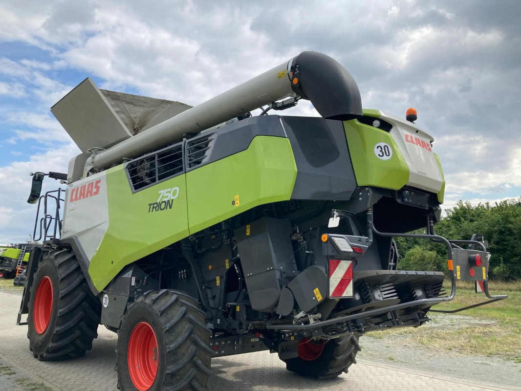 CLAAS Trion 750 - Derliaus nuėmimo kombainas: foto 5 CLAAS Trion 750 - Derliaus nuėmimo kombainas: foto 5